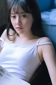 女性黑色蕾丝抹胸开叉短裙拔萝卜